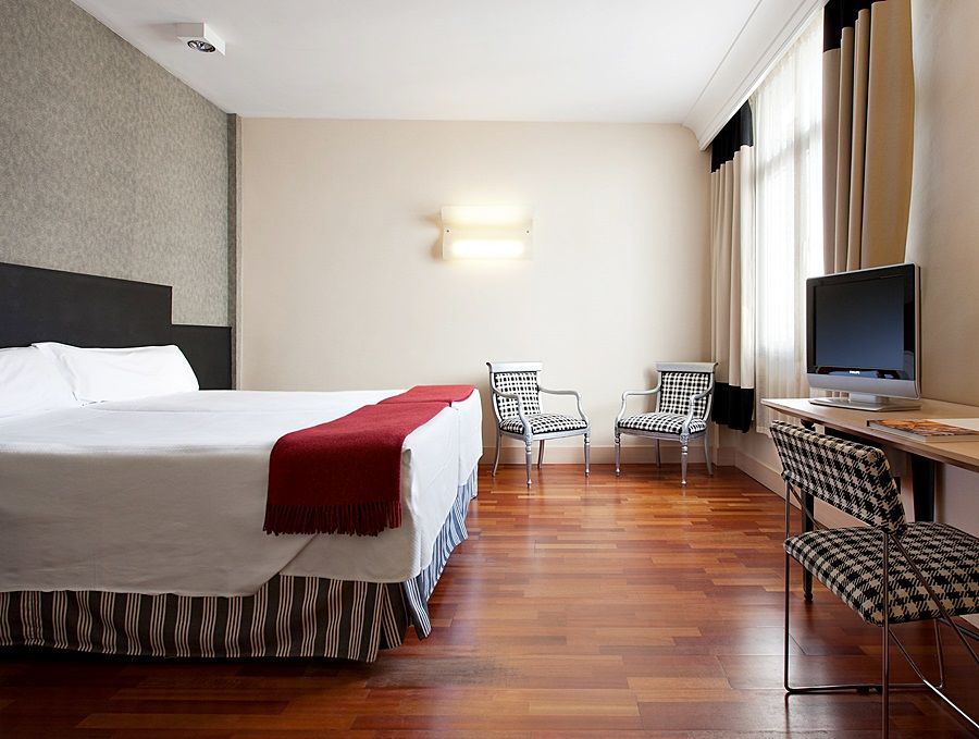 Nh Bilbao Deusto Hotel Exterior foto